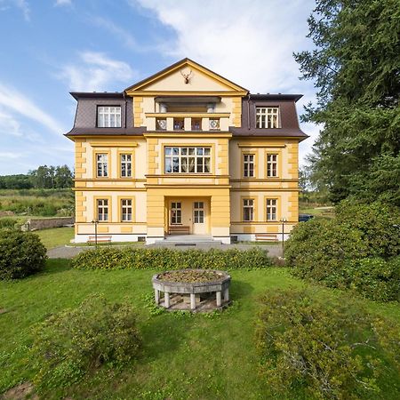 Zamecek Waldsteinovo Zatisi Hotel Svatoslav Luaran gambar