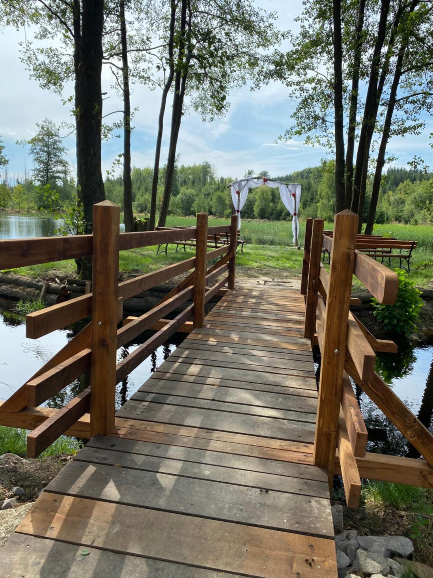 Zamecek Waldsteinovo Zatisi Hotel Svatoslav Luaran gambar