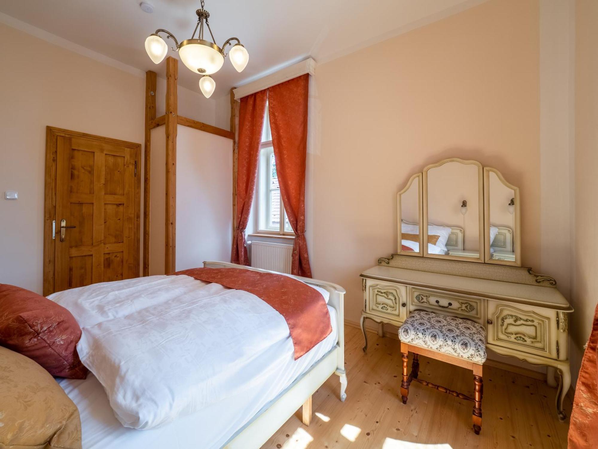 Zamecek Waldsteinovo Zatisi Hotel Svatoslav Luaran gambar