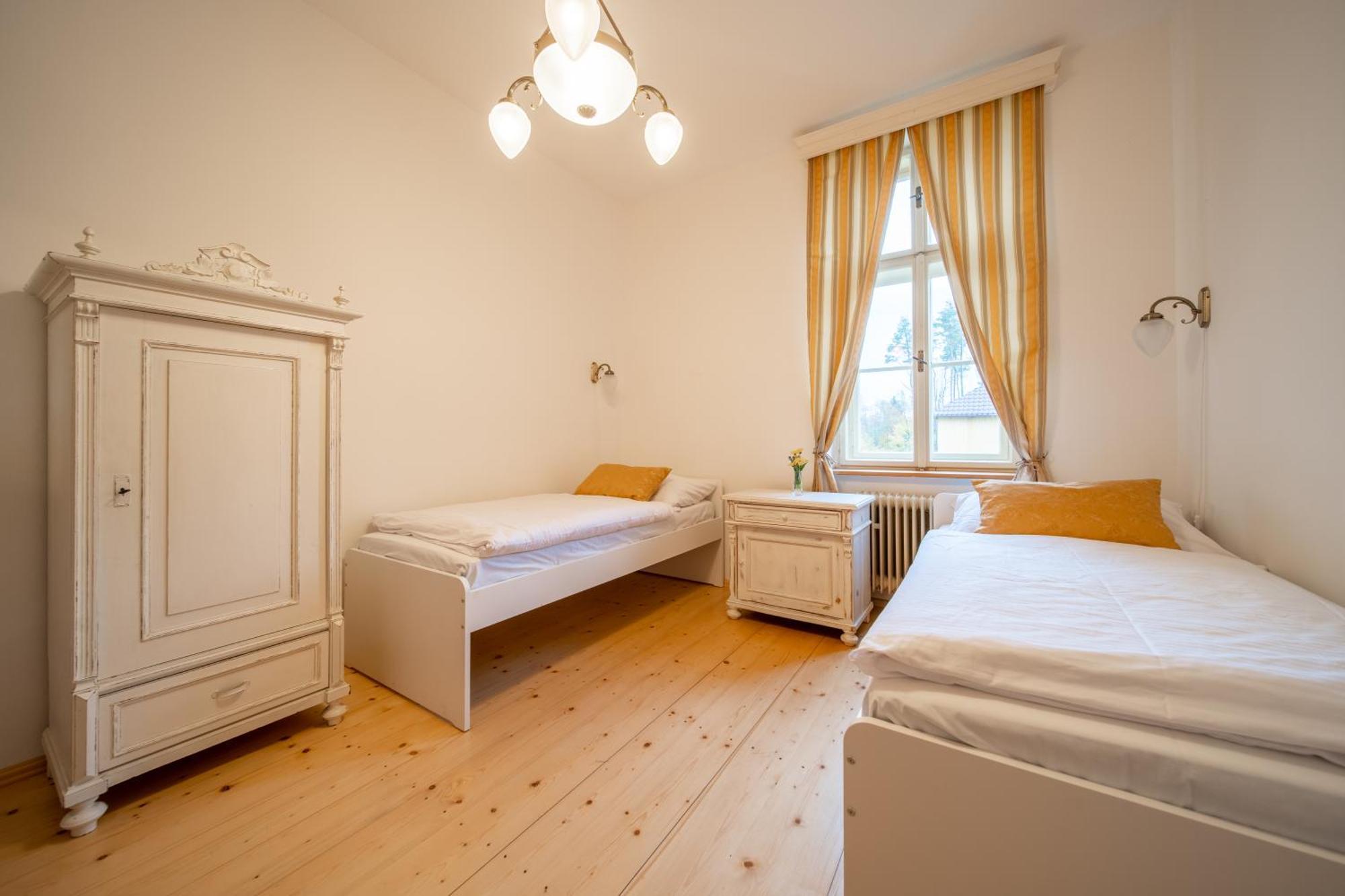 Zamecek Waldsteinovo Zatisi Hotel Svatoslav Luaran gambar