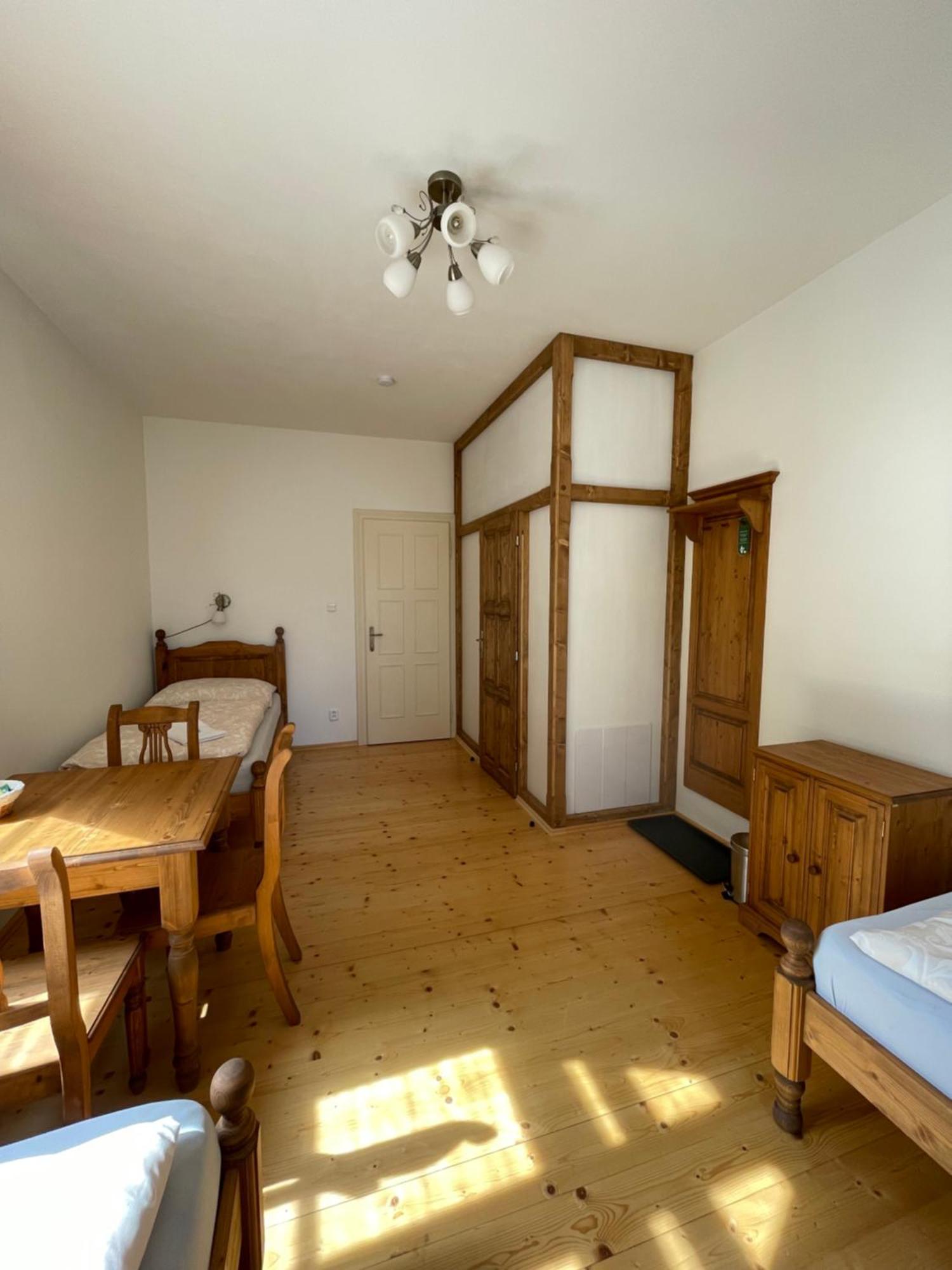 Zamecek Waldsteinovo Zatisi Hotel Svatoslav Luaran gambar
