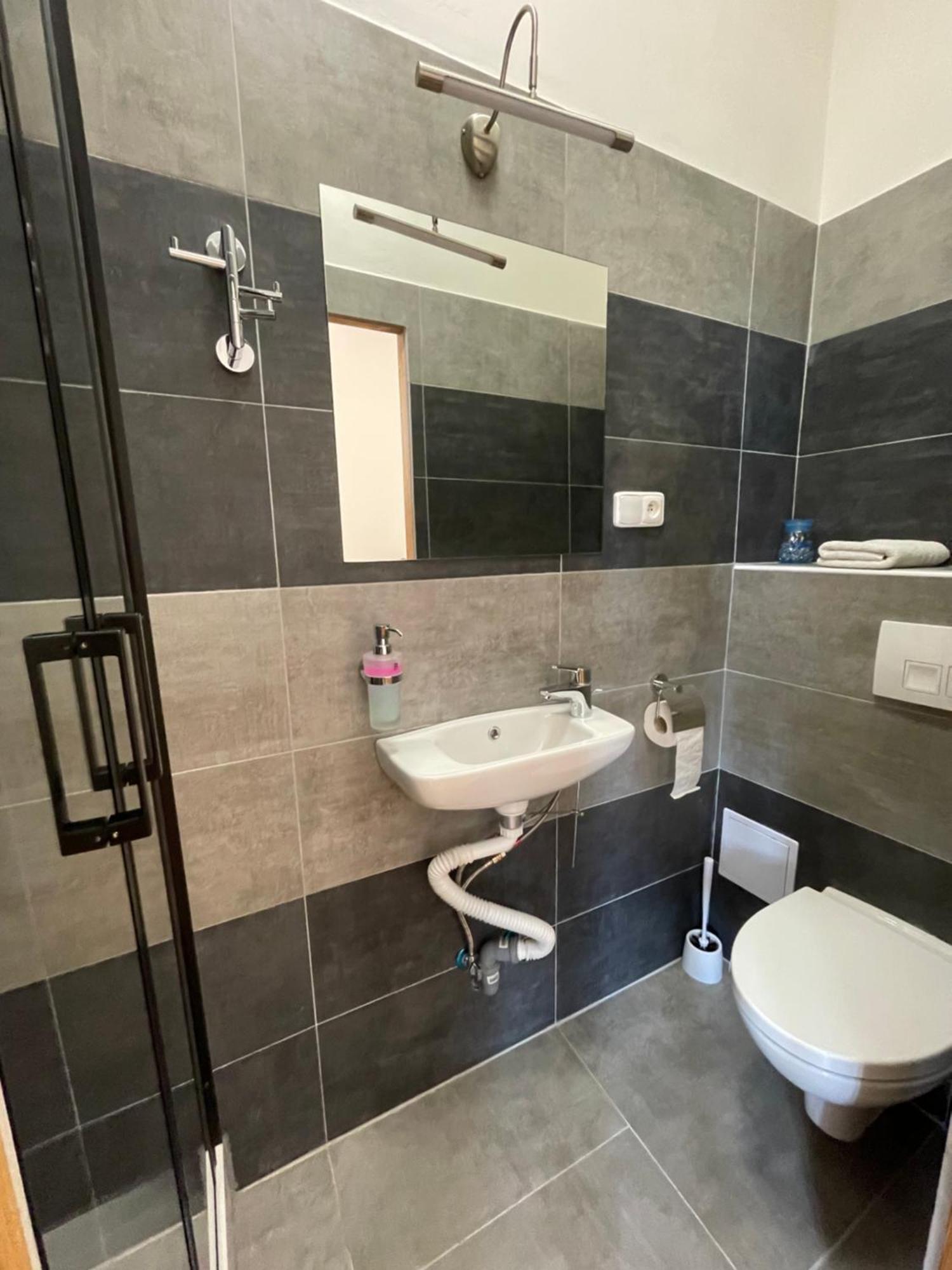 Zamecek Waldsteinovo Zatisi Hotel Svatoslav Luaran gambar
